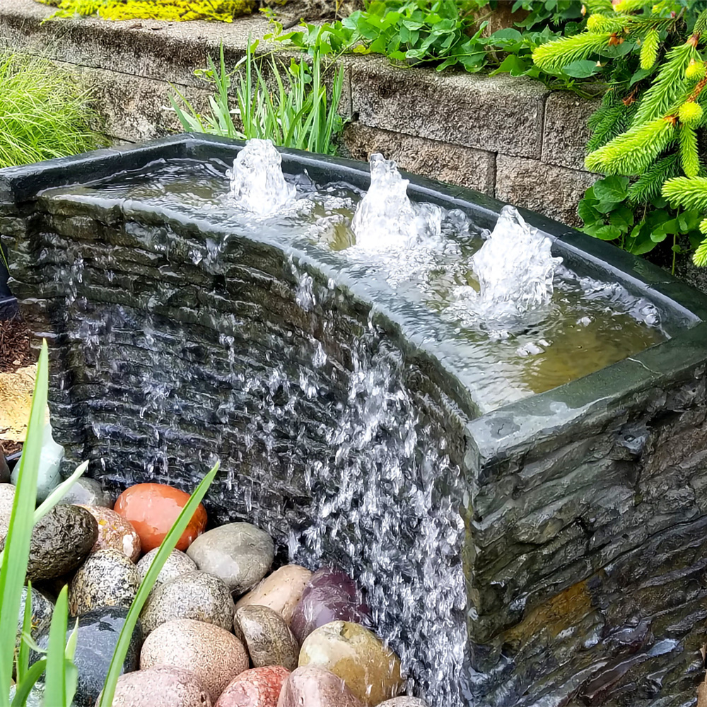 Curved bubble Water Feature