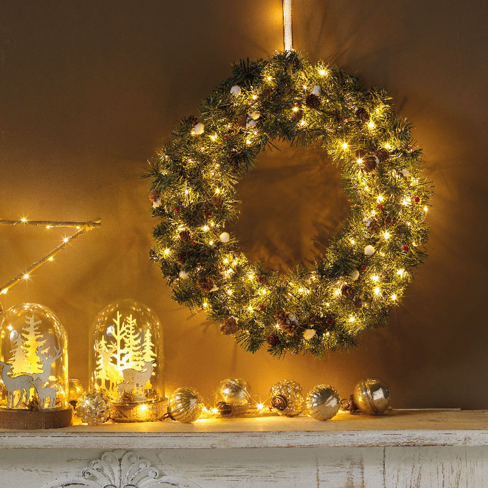 Illuminated festive wreath